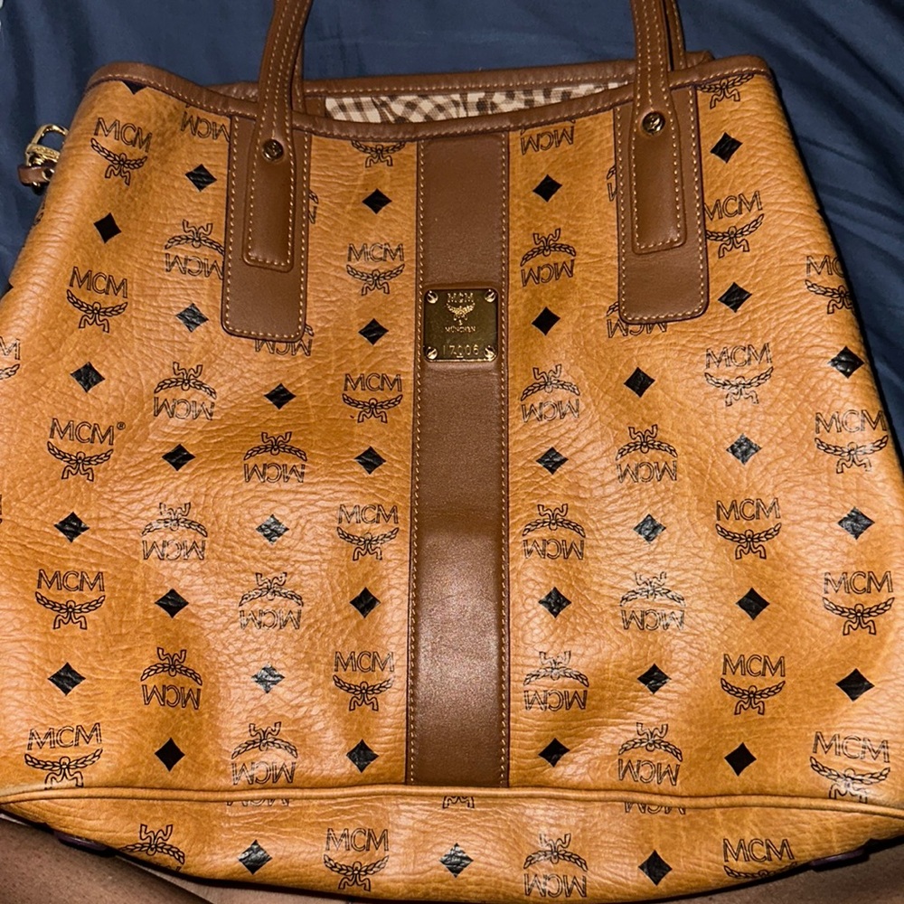 MCM Visetos Medium Liz Reversible Shopper Tote Cognac